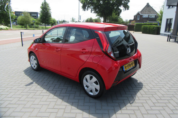 Toyota Aygo 1.0 VVT-i x-play, Camera, Cruise Control, Carplay