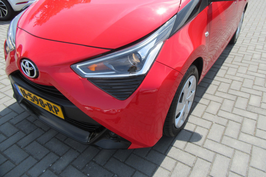 Toyota Aygo 1.0 VVT-i x-play, Camera, Cruise Control, Carplay
