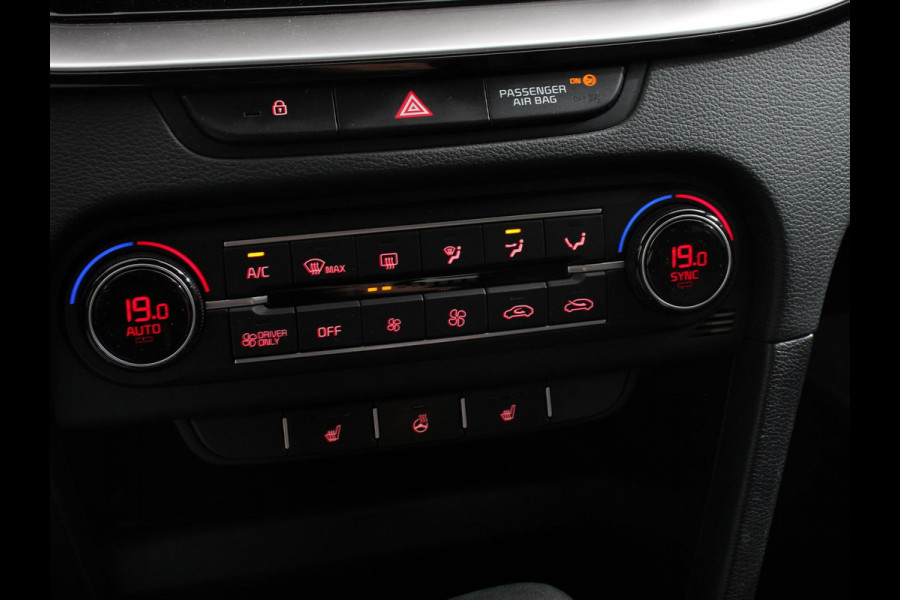 Kia Ceed Sportswagon 1.6 GDI PHEV Automaat DynamicPlusLine Navigatie Apple Carplay Android Auto Camera Parkeersensoren Adaptive Cruise Control Stoel- en stuurverwarming Climate Control Lichtmetalen velgen