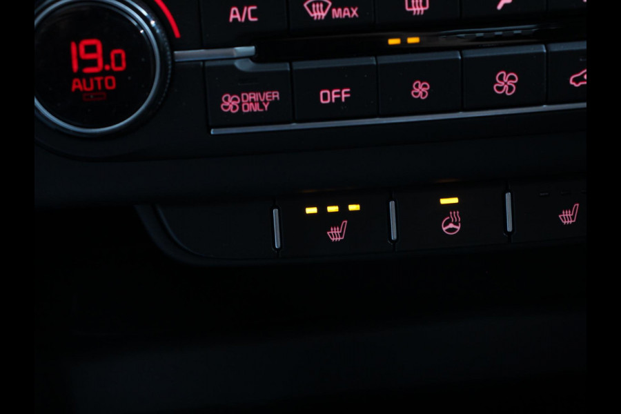 Kia Ceed Sportswagon 1.6 GDI PHEV Automaat DynamicPlusLine Navigatie Apple Carplay Android Auto Camera Parkeersensoren Adaptive Cruise Control Stoel- en stuurverwarming Climate Control Lichtmetalen velgen