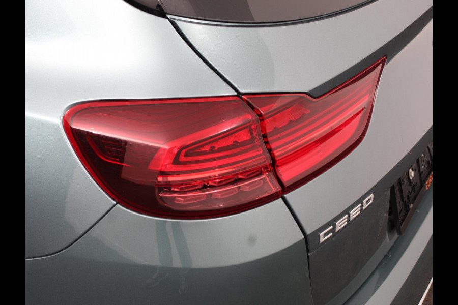 Kia Ceed Sportswagon 1.6 GDI PHEV Automaat DynamicPlusLine Navigatie Apple Carplay Android Auto Camera Parkeersensoren Adaptive Cruise Control Stoel- en stuurverwarming Climate Control Lichtmetalen velgen