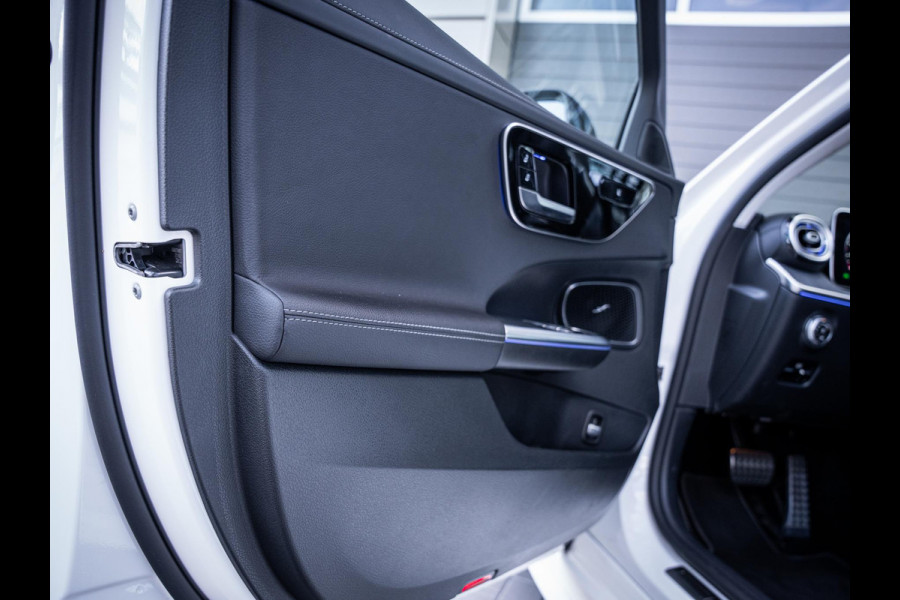 Mercedes-Benz C-Klasse C300 AMG Line - BTW l Pano l 360cam l Sfeerverlichting