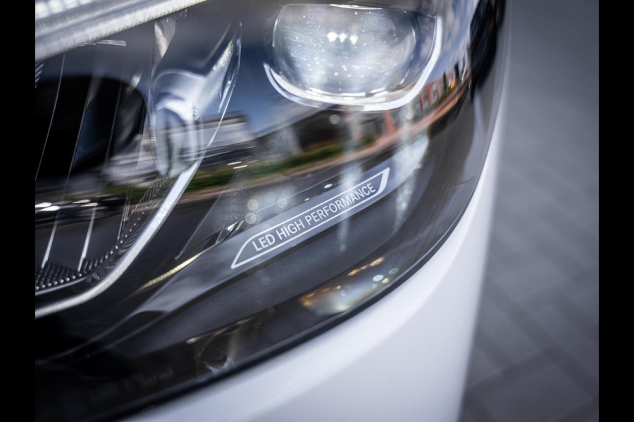 Mercedes-Benz C-Klasse C300 AMG Line - BTW l Pano l 360cam l Sfeerverlichting
