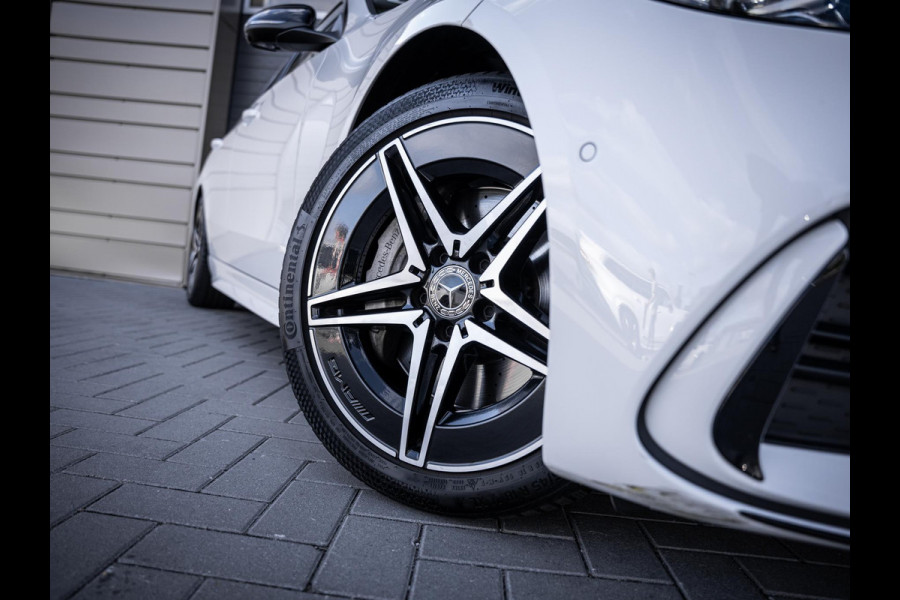 Mercedes-Benz C-Klasse C300 AMG Line - BTW l Pano l 360cam l Sfeerverlichting