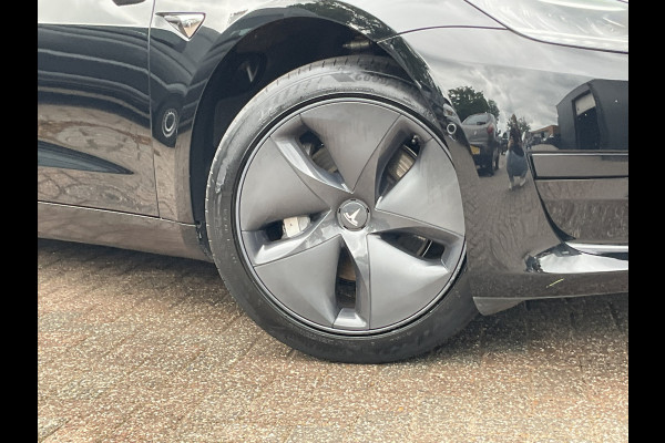Tesla Model 3 Standard RWD Plus 60 kWh Autopilot Black magic