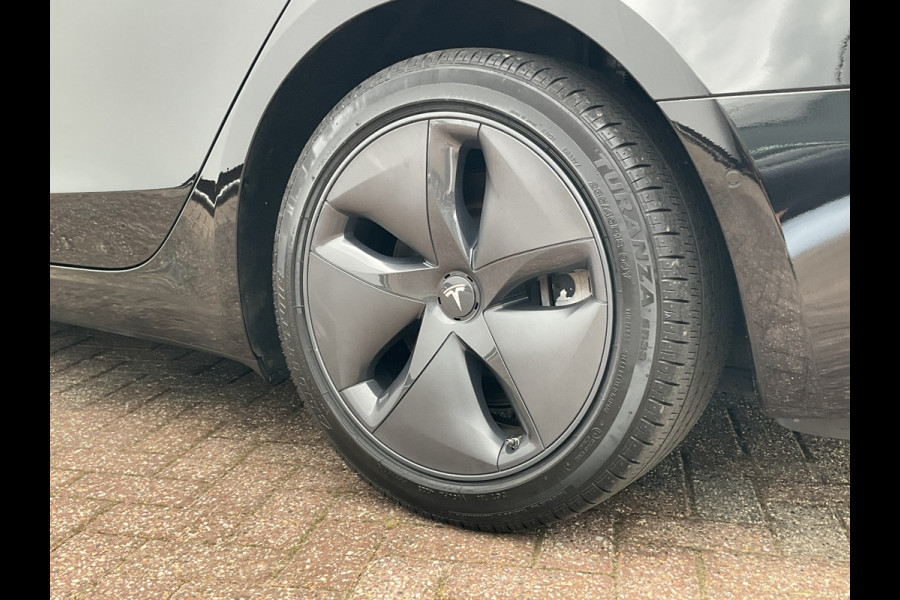 Tesla Model 3 Standard RWD Plus 60 kWh Autopilot Black magic