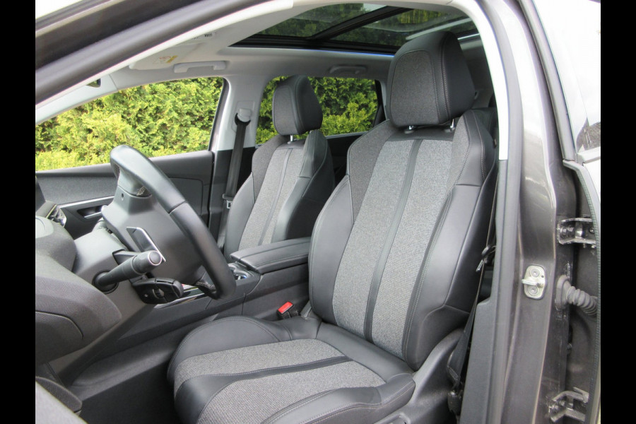 Peugeot 5008 1.2 PureTech Allure Automaat * 7-pers. * Panorama *