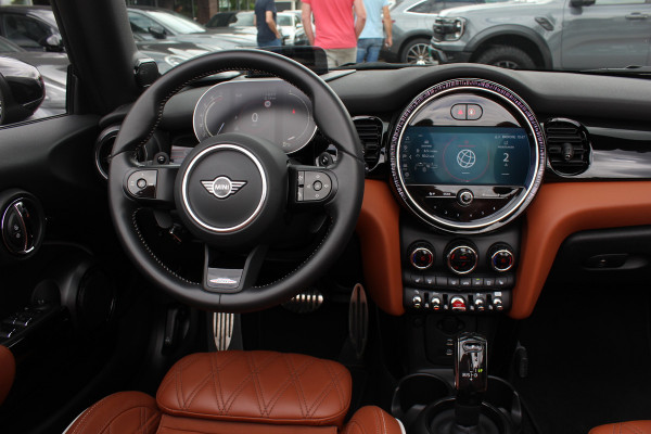 MINI Cabrio 2.0 Cooper S Rockingham GT Edition / Camera / Head-up / Leder / CarPlay / 17'' / Keyless / Windscherm / Stoelverwarming / DAB / Cruise Control