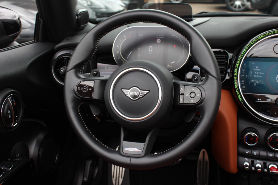 MINI Cabrio 2.0 Cooper S Rockingham GT Edition / Camera / Head-up / Leder / CarPlay / 17'' / Keyless / Windscherm / Stoelverwarming / DAB / Cruise Control