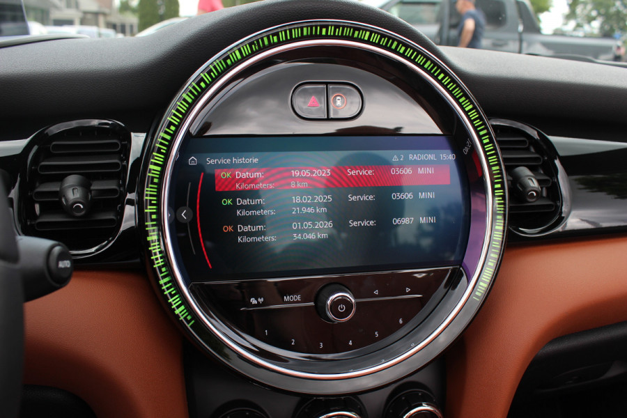 MINI Cabrio 2.0 Cooper S Rockingham GT Edition / Camera / Head-up / Leder / CarPlay / 17'' / Keyless / Windscherm / Stoelverwarming / DAB / Cruise Control