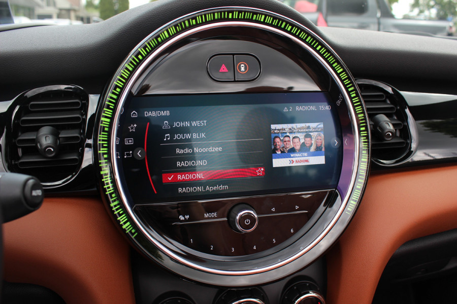 MINI Cabrio 2.0 Cooper S Rockingham GT Edition / Camera / Head-up / Leder / CarPlay / 17'' / Keyless / Windscherm / Stoelverwarming / DAB / Cruise Control