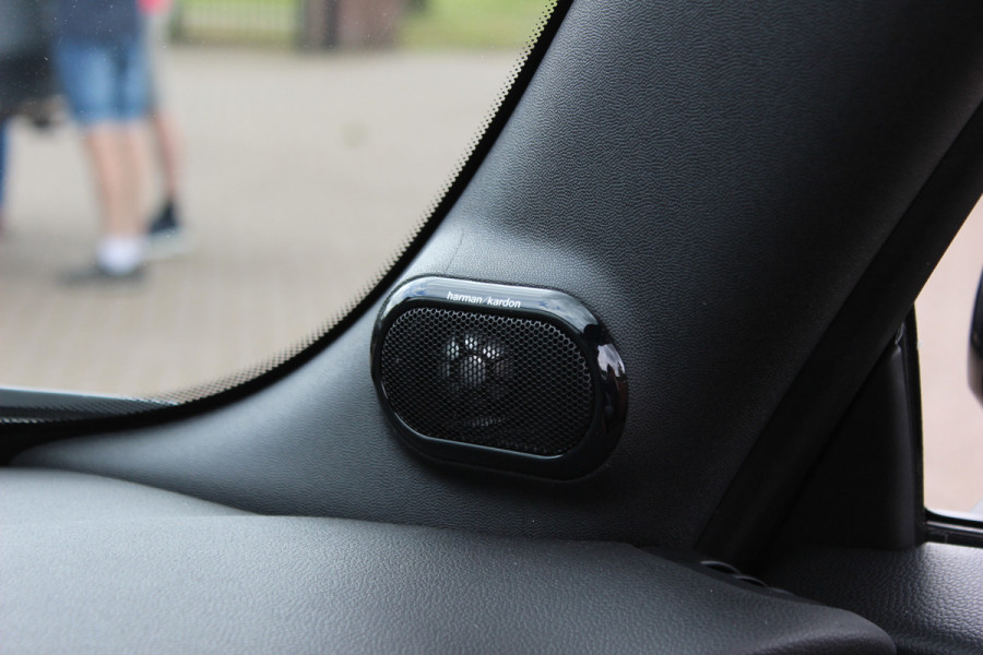 MINI Cabrio 2.0 Cooper S Rockingham GT Edition / Camera / Head-up / Leder / CarPlay / 17'' / Keyless / Windscherm / Stoelverwarming / DAB / Cruise Control