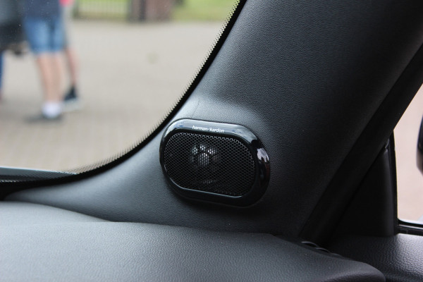 MINI Cabrio 2.0 Cooper S Rockingham GT Edition / Camera / Head-up / Leder / CarPlay / 17'' / Keyless / Windscherm / Stoelverwarming / DAB / Cruise Control