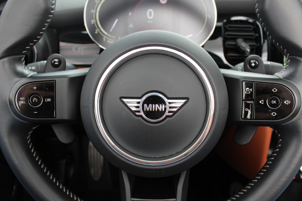 MINI Cabrio 2.0 Cooper S Rockingham GT Edition / Camera / Head-up / Leder / CarPlay / 17'' / Keyless / Windscherm / Stoelverwarming / DAB / Cruise Control