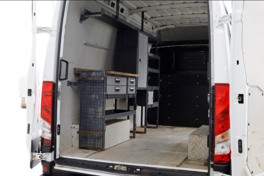 Iveco Daily 35C14 136pk L2H2 Dubbel Lucht/Luchtvering/Inrichting/Trekhaak 3500kg 10-2020