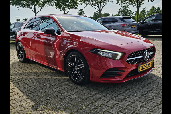 Mercedes-Benz A-Klasse 180 Business Solution AMG Night Upgrade Zéér luxe | Alcantara leder | Stoelverwarming | Achteruitrijcamera | Full led | Virtual cockpit | etc.