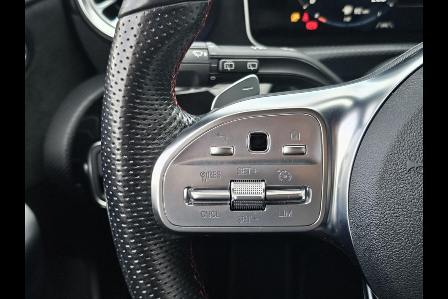 Mercedes-Benz A-Klasse 180 Business Solution AMG Night Upgrade Zéér luxe | Alcantara leder | Stoelverwarming | Achteruitrijcamera | Full led | Virtual cockpit | etc.
