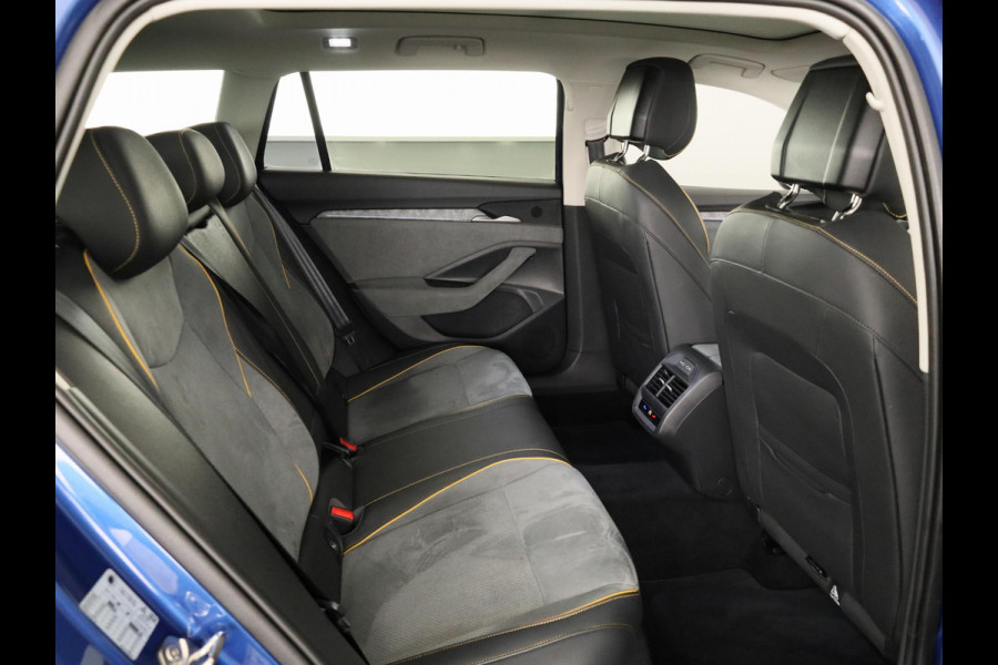 Škoda Superb Combi 1.5 TSI MHEV First Edition 150 pk Automaat (DSG) | Verlengde garantie | Navigatie | Panoramadak | Parkeersensoren (Park assist) | Rondomzicht camera | Matrix LED koplampen |