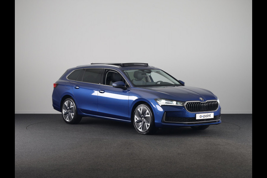 Škoda Superb Combi 1.5 TSI MHEV First Edition 150 pk Automaat (DSG) | Verlengde garantie | Navigatie | Panoramadak | Parkeersensoren (Park assist) | Rondomzicht camera | Matrix LED koplampen |