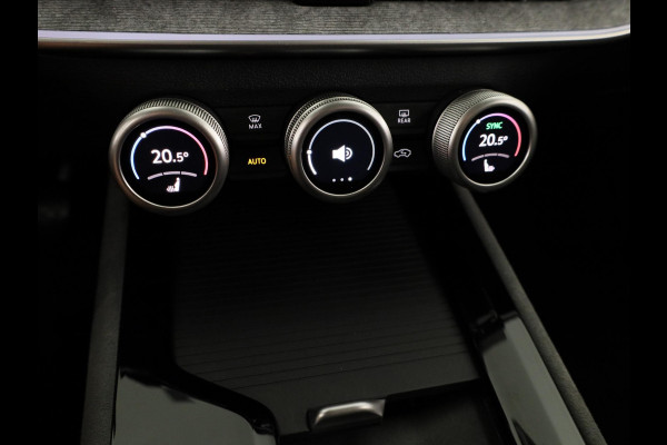 Škoda Superb Combi 1.5 TSI MHEV First Edition 150 pk Automaat (DSG) | Verlengde garantie | Navigatie | Panoramadak | Parkeersensoren (Park assist) | Rondomzicht camera | Matrix LED koplampen |