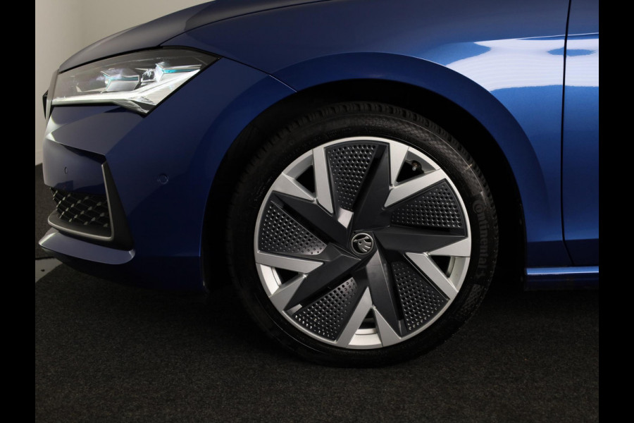 Škoda Superb Combi 1.5 TSI MHEV First Edition 150 pk Automaat (DSG) | Verlengde garantie | Navigatie | Panoramadak | Parkeersensoren (Park assist) | Rondomzicht camera | Matrix LED koplampen |