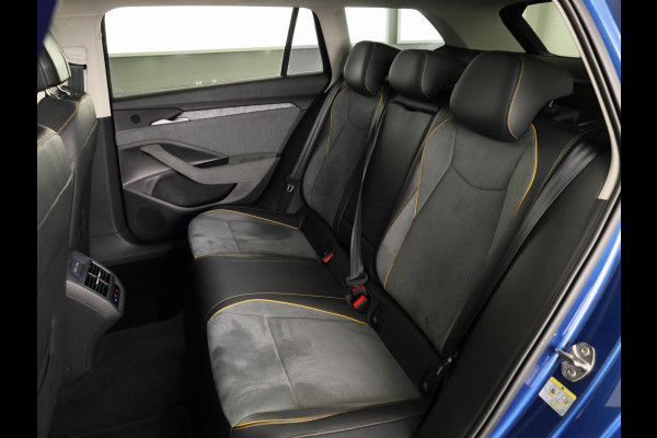 Škoda Superb Combi 1.5 TSI MHEV First Edition 150 pk Automaat (DSG) | Verlengde garantie | Navigatie | Panoramadak | Parkeersensoren (Park assist) | Rondomzicht camera | Matrix LED koplampen |