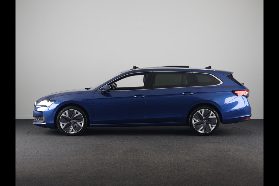 Škoda Superb Combi 1.5 TSI MHEV First Edition 150 pk Automaat (DSG) | Verlengde garantie | Navigatie | Panoramadak | Parkeersensoren (Park assist) | Rondomzicht camera | Matrix LED koplampen |