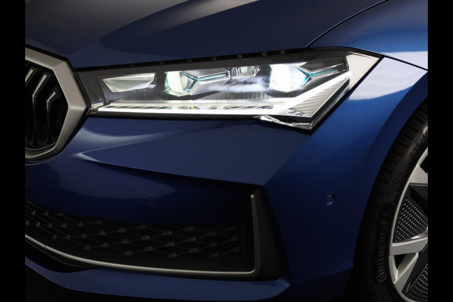 Škoda Superb Combi 1.5 TSI MHEV First Edition 150 pk Automaat (DSG) | Verlengde garantie | Navigatie | Panoramadak | Parkeersensoren (Park assist) | Rondomzicht camera | Matrix LED koplampen |