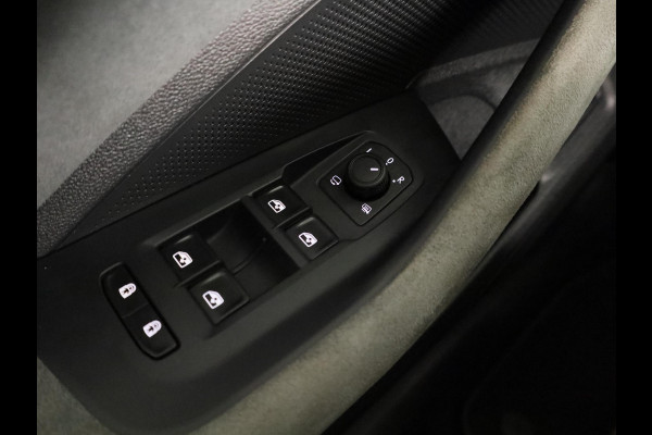Škoda Superb Combi 1.5 TSI MHEV First Edition 150 pk Automaat (DSG) | Verlengde garantie | Navigatie | Panoramadak | Parkeersensoren (Park assist) | Rondomzicht camera | Matrix LED koplampen |