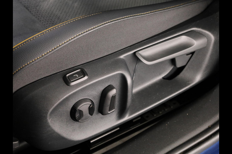 Škoda Superb Combi 1.5 TSI MHEV First Edition 150 pk Automaat (DSG) | Verlengde garantie | Navigatie | Panoramadak | Parkeersensoren (Park assist) | Rondomzicht camera | Matrix LED koplampen |