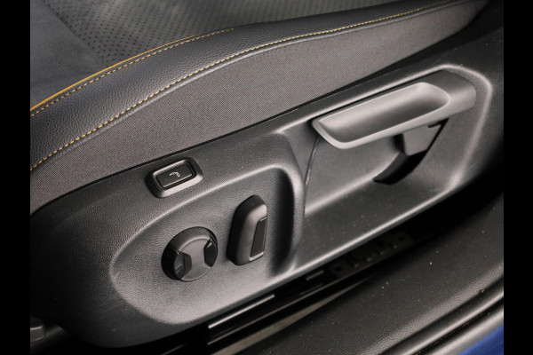 Škoda Superb Combi 1.5 TSI MHEV First Edition 150 pk Automaat (DSG) | Verlengde garantie | Navigatie | Panoramadak | Parkeersensoren (Park assist) | Rondomzicht camera | Matrix LED koplampen |