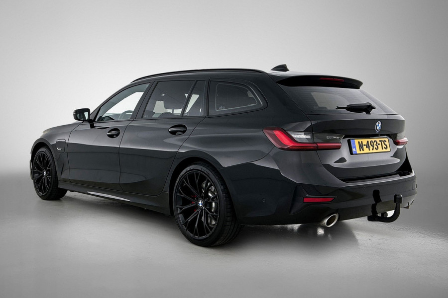 BMW 3 Serie Touring 320e Business Edition Plus(NL-auto, Goed OnderH, Carplay, Trekhaak, Camera, Navi Pro, StoelV, Etc)