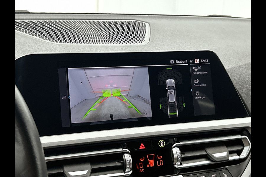 BMW 3 Serie Touring 320e Business Edition Plus(NL-auto, Goed OnderH, Carplay, Trekhaak, Camera, Navi Pro, StoelV, Etc)