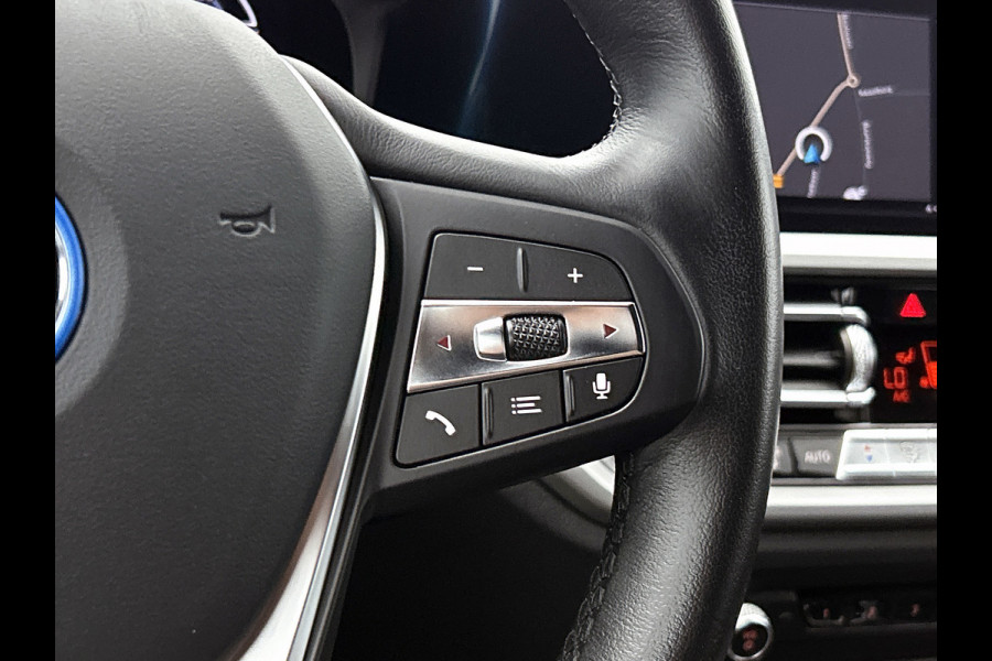 BMW 3 Serie Touring 320e Business Edition Plus(NL-auto, Goed OnderH, Carplay, Trekhaak, Camera, Navi Pro, StoelV, Etc)