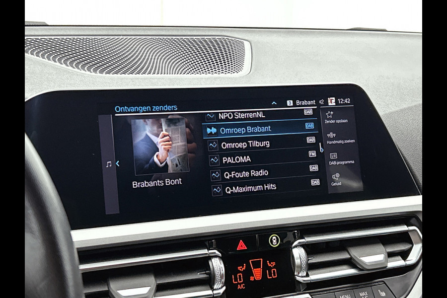 BMW 3 Serie Touring 320e Business Edition Plus(NL-auto, Goed OnderH, Carplay, Trekhaak, Camera, Navi Pro, StoelV, Etc)
