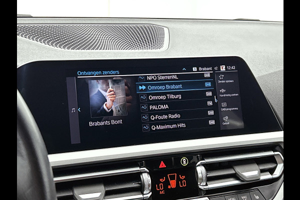 BMW 3 Serie Touring 320e Business Edition Plus(NL-auto, Goed OnderH, Carplay, Trekhaak, Camera, Navi Pro, StoelV, Etc)