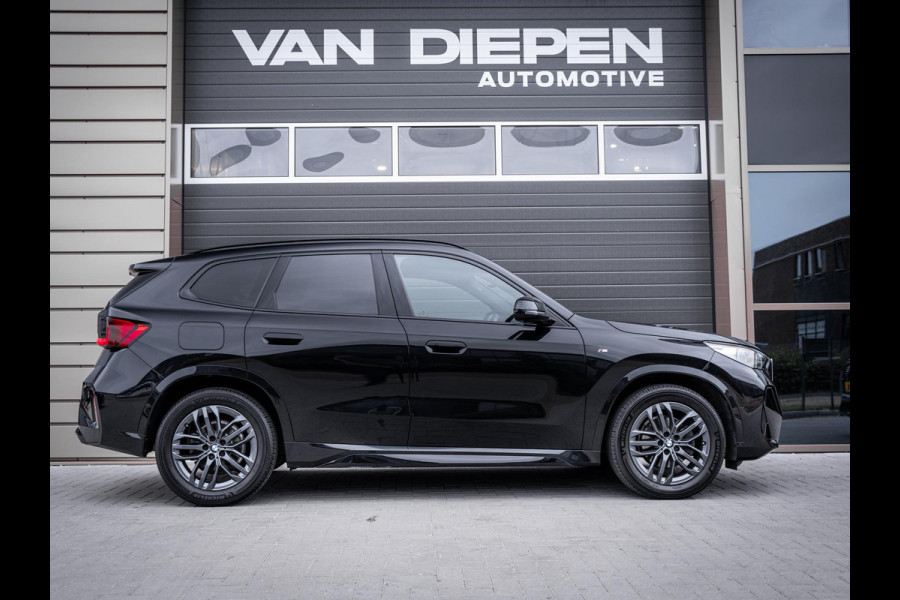 BMW X1 sDrive18i LCI M-Sport l Panorama l H&K l Memory l Trekhaak