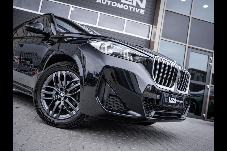 BMW X1 sDrive18i LCI M-Sport l Panorama l H&K l Memory l Trekhaak