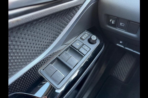 Toyota C-HR 1.8 Hybrid First Edition | Trekhaak, JBL, Apple CarPlay/Android auto, Dodehoekherkenning, Parkeersensoren, Stoelverwarming, LED