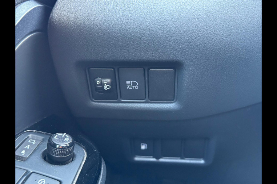 Toyota C-HR 1.8 Hybrid First Edition | Trekhaak, JBL, Apple CarPlay/Android auto, Dodehoekherkenning, Parkeersensoren, Stoelverwarming, LED