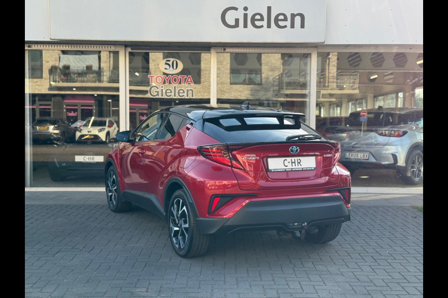 Toyota C-HR 1.8 Hybrid First Edition | Trekhaak, JBL, Apple CarPlay/Android auto, Dodehoekherkenning, Parkeersensoren, Stoelverwarming, LED