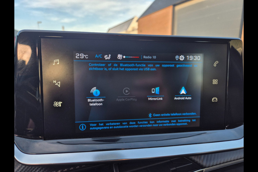 Peugeot 208 1.2 PureTech Active Pack Automaat Carplay LED