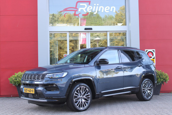 Jeep Compass 4xe 240PK Plug-in Hybrid ELECTRIC SUMMIT | LEDEREN BEKLEDING | STOEL VENTILATIE | STOEL/STUUR VERWARMING | VOORSTOELEN ELEKTRISCH VERSTELBAAR MET GEHEUGEN FUNCTIE OP DE BESTUURDERSSTOEL | ELEKTRISCH BEDIENBARE ACHTERKLEP | NAVIGATIE | DRAADLOZE APPLE CARPLAY/ANDROID AUTO | DRAADLOZE TELEFOONLADER | DAB+ RADIO | ACHTERUITRIJ CAMERA |  19" LICHTMETALEN VELGEN | FULL LED KOPLAMPEN | PARKEERSENSOREN VOOR + ACHTER | KEYLESS ENTRY/START |