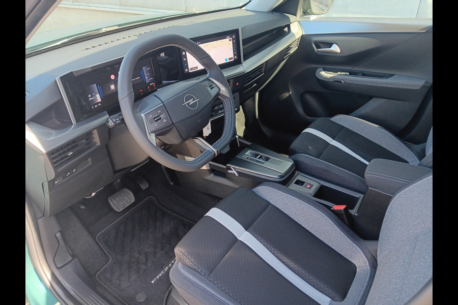 Opel Frontera 1.2 Turbo GS Hybrid 110 PK Automaat