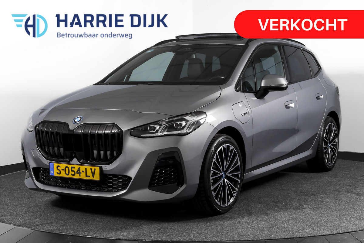 BMW 2 Serie Active Tourer 225e xDrive 245 PK M-Sport - Automaat Org. NL | S/K-Panodak | Shadow Line | Innovation Pakket | Dig. Cockpit | Adapt. Cruise | 360 Camera | NAV + App. Connect | ECC | Elek. Klep | Elek. Trekhaak | LM19" |