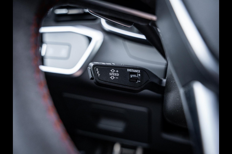 Audi RS6 Avant C8 4.0 V8 TFSI quattro - Dynamic + l Ceramic l 4WS l HUD