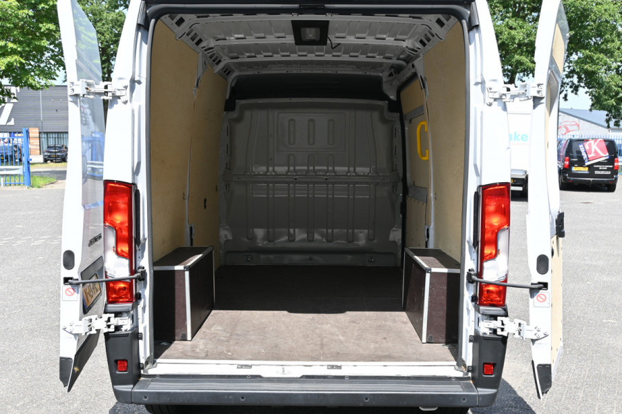 Fiat Ducato L2H2 2.2 MultiJet 140 pk 3.5t Camera, Cruise control, 270 Graden deuren