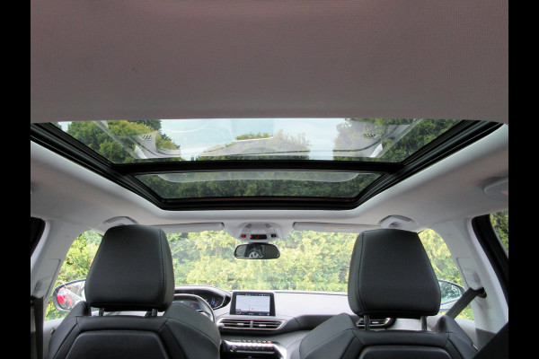 Peugeot 5008 1.2 PureTech Allure Automaat * 7-pers. * Panorama *