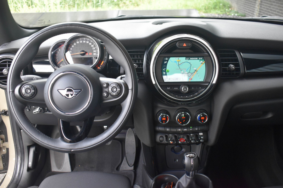 MINI 3-deurs 1.5 Cooper Chili | Xenon | Carplay | Navi | Sportstoelen