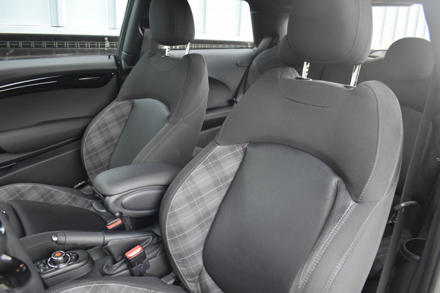 MINI 3-deurs 1.5 Cooper Chili | Xenon | Carplay | Navi | Sportstoelen